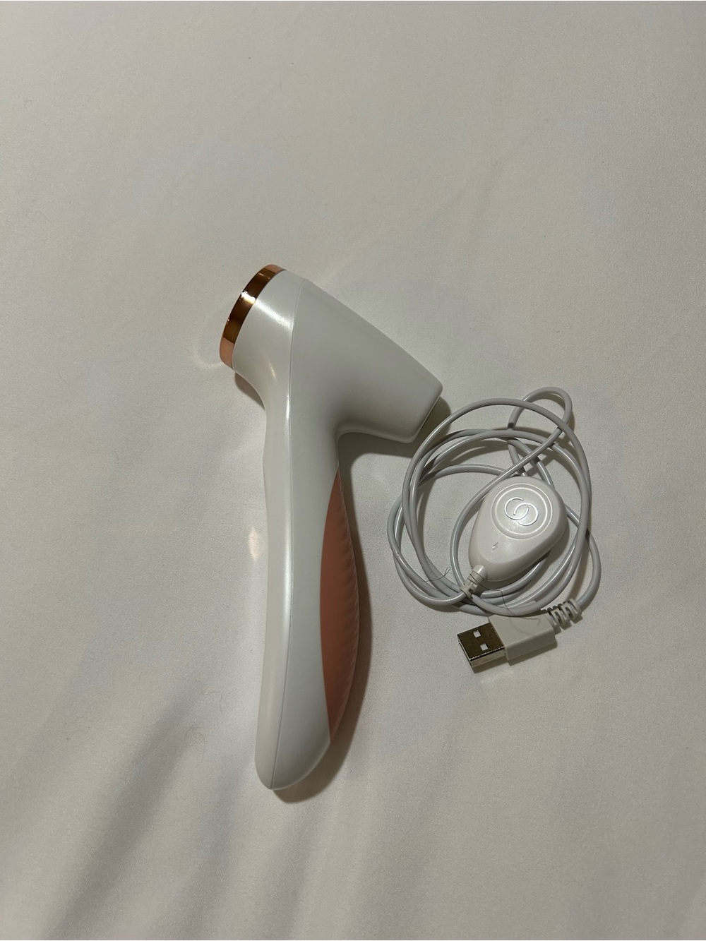 LUMI - Handheld Facial Device in White & Rose Gold - Picture 2 of 4